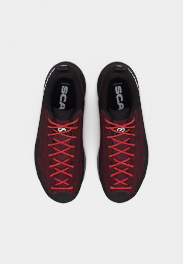 Походные ботинки