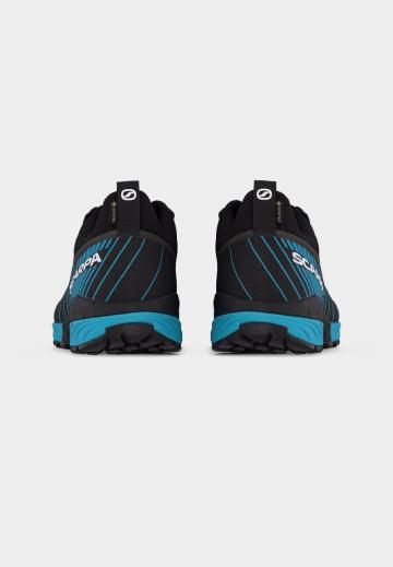 Походные кроссовки