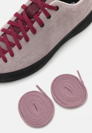 Походные ботинки