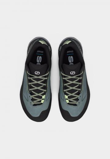 Походные ботинки