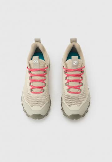 Походные ботинки