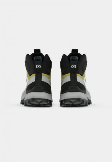 Походные ботинки