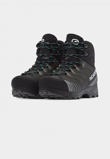 Походные ботинки