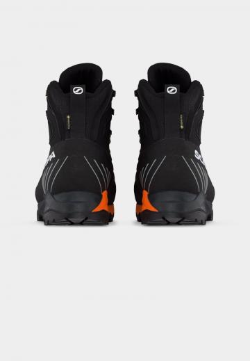 Походные ботинки