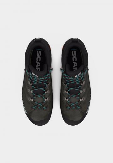 Походные ботинки