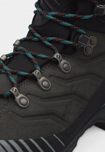 Походные ботинки