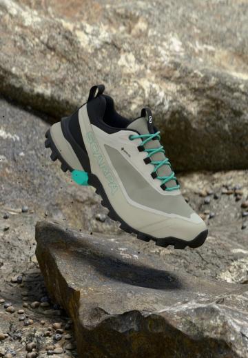 Походные ботинки