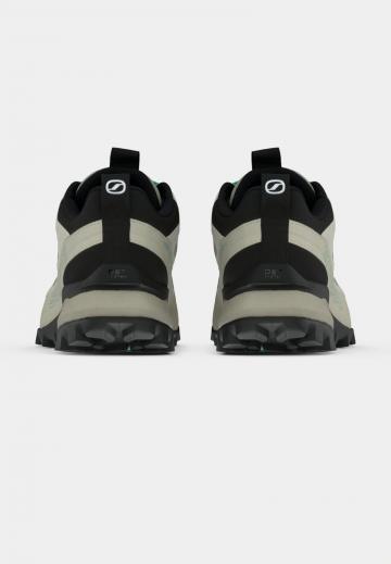 Походные ботинки