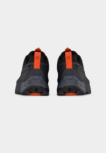 Походные ботинки