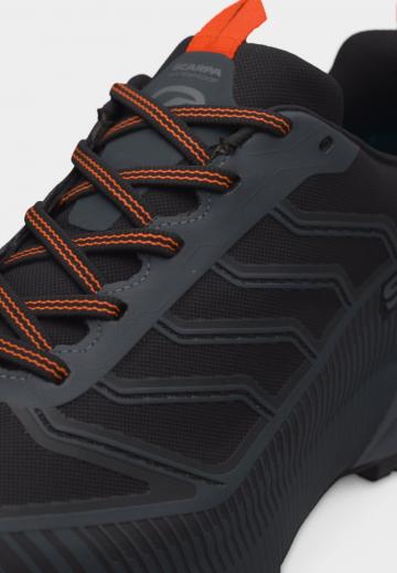 Походные ботинки