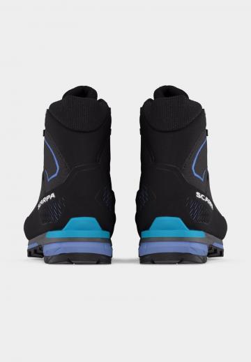 Спортивные сапоги