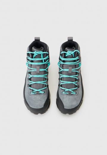 Походные ботинки