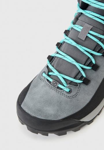 Походные ботинки