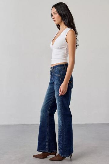 Клешеные джинсы