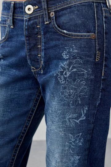 Клешеные джинсы