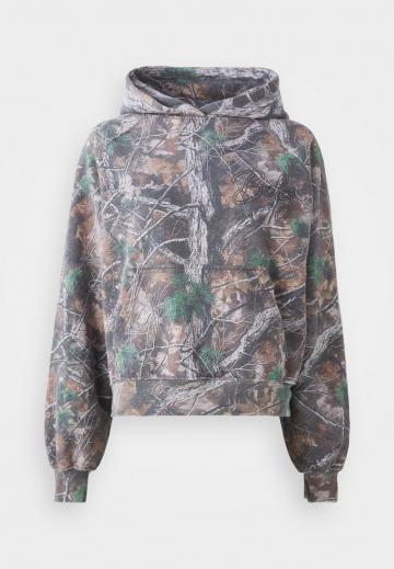 Пуловер с капюшоном