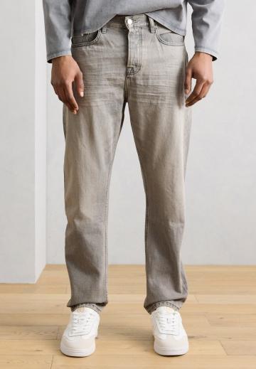 Свободные джинсы