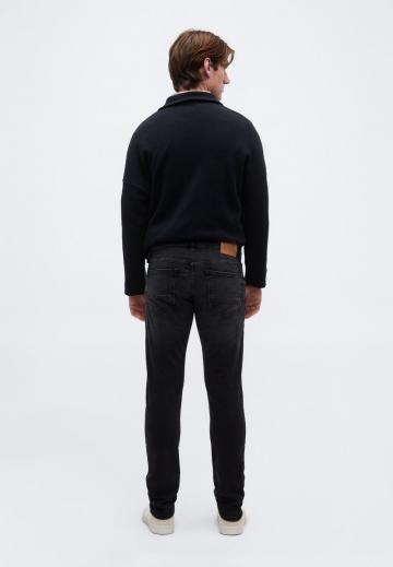 Узкие джинсы