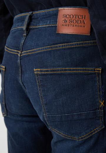 Узкие джинсы