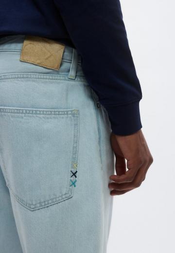 Свободные джинсы