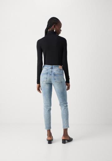 Узкие брюки