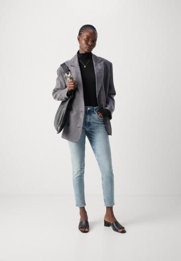 Узкие брюки