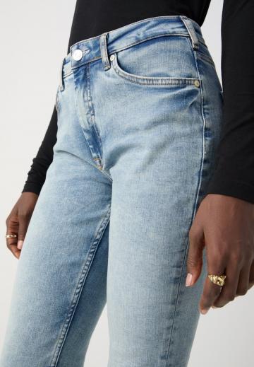 Узкие брюки