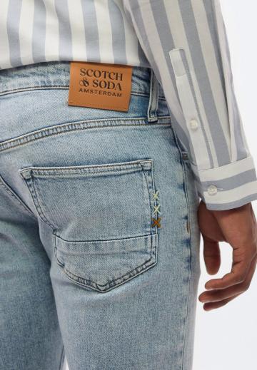 Узкие джинсы