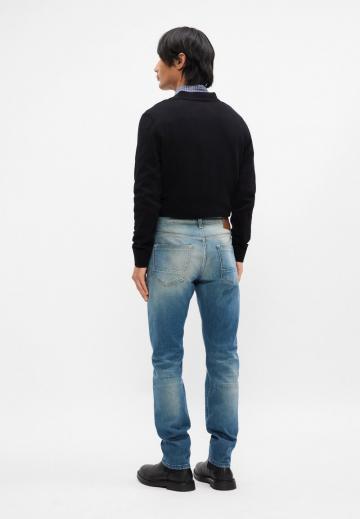 Узкие джинсы