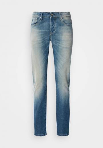 Узкие джинсы