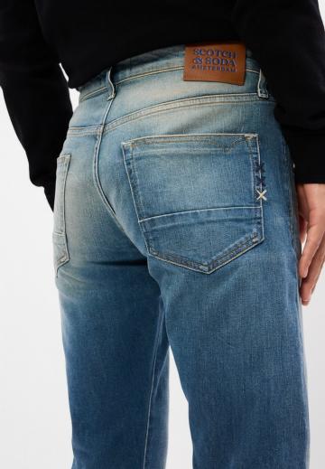 Узкие джинсы