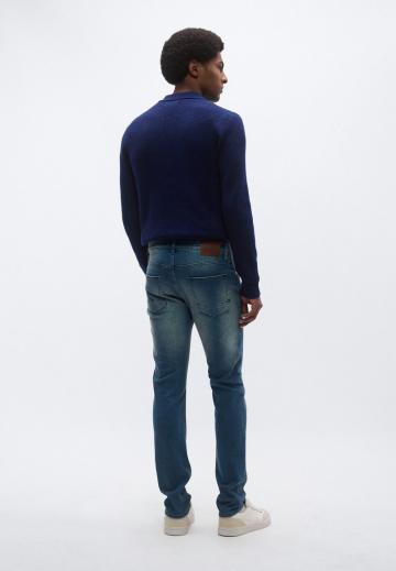 Узкие джинсы