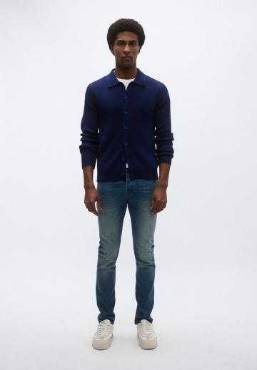 Узкие джинсы