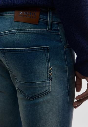 Узкие джинсы