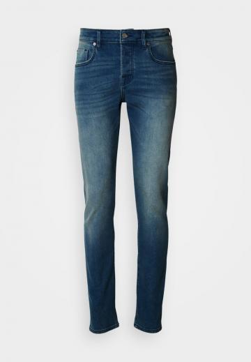 Узкие джинсы