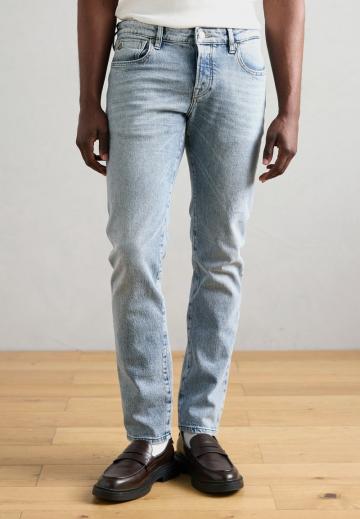 Узкие джинсы