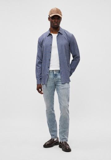 Узкие джинсы