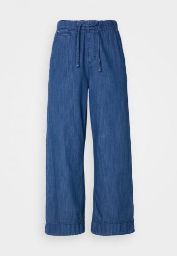 Свободные джинсы