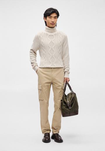 Брюки с накладными карманами