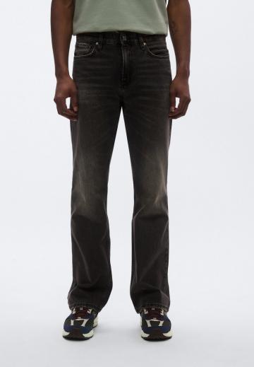 Клешеные джинсы