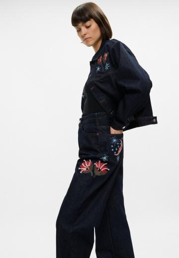 Прямые джинсы