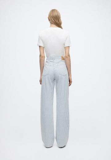 Прямые джинсы