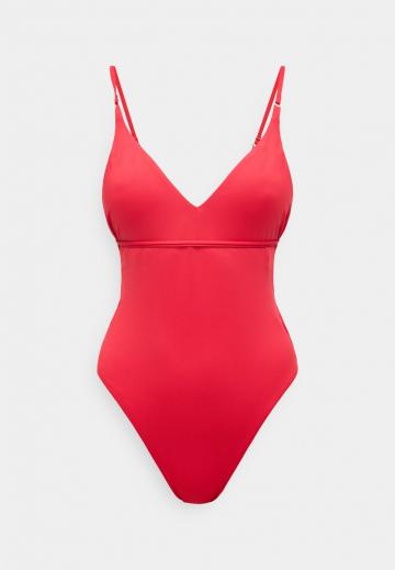 Слитный купальник