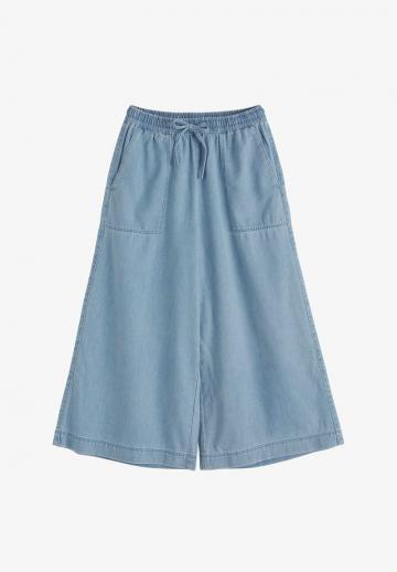 Короткие джинсы