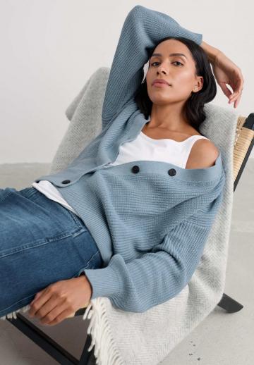 Вязаная кофта