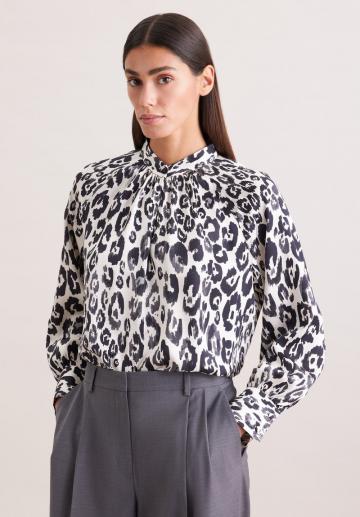 Атласная блузка