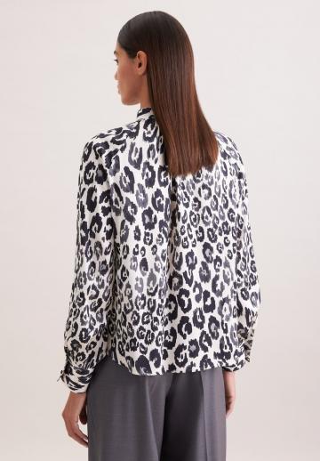 Атласная блузка