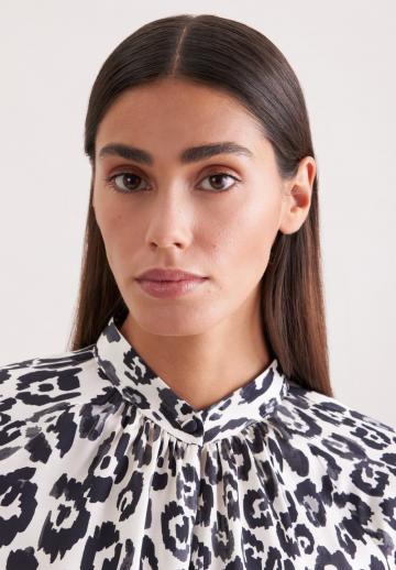 Атласная блузка