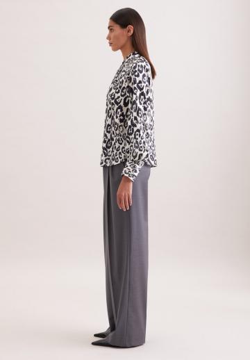 Атласная блузка