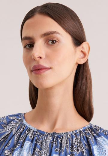 Атласная блузка